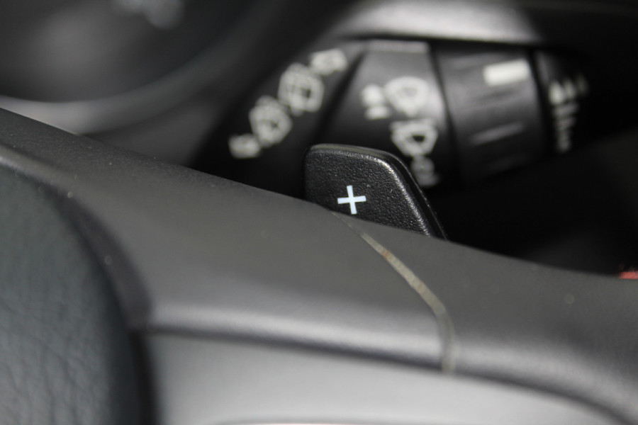 Ford Kuga 1.5-182pk EcoBoost ST-Line AWD-AUTOMAAT. Ideale caravantrekker: vierwielaangedreven automaat, trekgewicht 1.850kg ! Autm. airco dual, adapt. cruise cntrl, navigatie, telefoonvoorb., stoel- en voorraamverw., bi-xenon verl., lm wielen, camera, pdc v+a, Sony soundsyst., side- en laneassist etc.