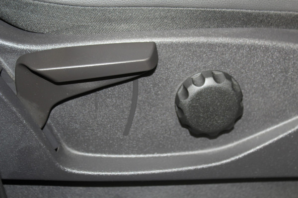 Ford Kuga 1.5-182pk EcoBoost ST-Line AWD-AUTOMAAT. Ideale caravantrekker: vierwielaangedreven automaat, trekgewicht 1.850kg ! Autm. airco dual, adapt. cruise cntrl, navigatie, telefoonvoorb., stoel- en voorraamverw., bi-xenon verl., lm wielen, camera, pdc v+a, Sony soundsyst., side- en laneassist etc.