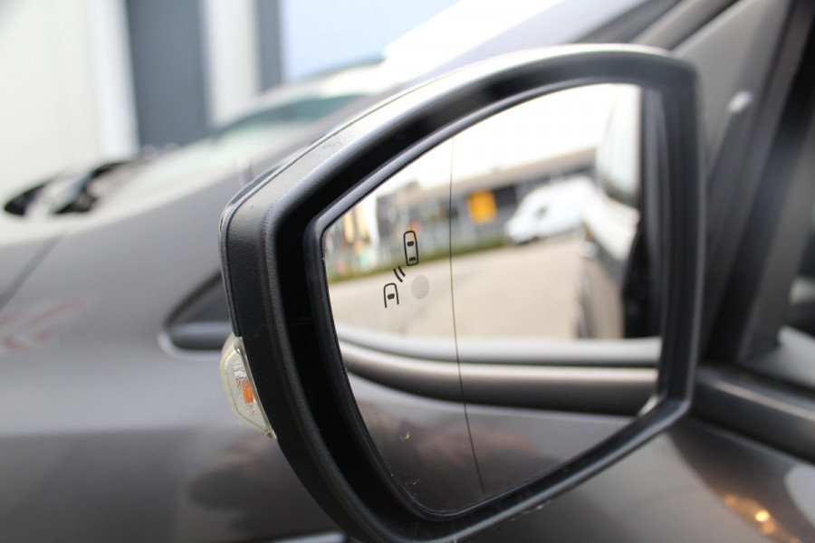 Ford Kuga 1.5-182pk EcoBoost ST-Line AWD-AUTOMAAT. Ideale caravantrekker: vierwielaangedreven automaat, trekgewicht 1.850kg ! Autm. airco dual, adapt. cruise cntrl, navigatie, telefoonvoorb., stoel- en voorraamverw., bi-xenon verl., lm wielen, camera, pdc v+a, Sony soundsyst., side- en laneassist etc.