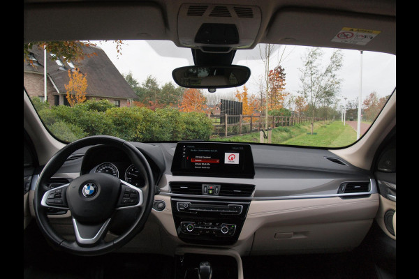 BMW X1 xDrive25e eDrive Edition | Head-Up Display | Harman Kardon | Apple Carplay | Sfeerverlichting | Trekhaak |