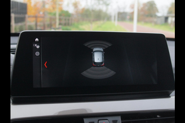 BMW X1 xDrive25e eDrive Edition | Head-Up Display | Harman Kardon | Apple Carplay | Sfeerverlichting | Trekhaak |