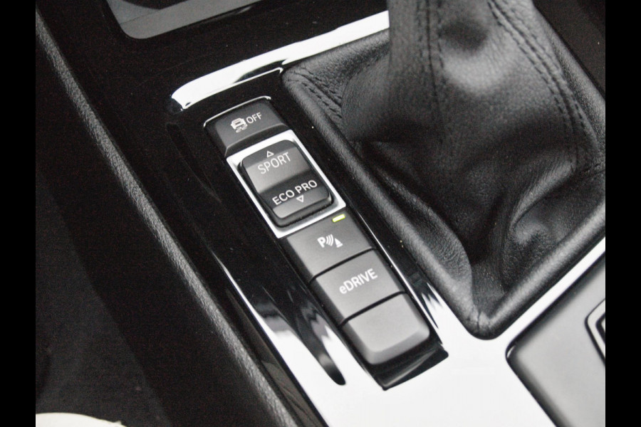 BMW X1 xDrive25e eDrive Edition | Head-Up Display | Harman Kardon | Apple Carplay | Sfeerverlichting | Trekhaak |