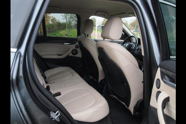BMW X1 xDrive25e eDrive Edition | Head-Up Display | Harman Kardon | Apple Carplay | Sfeerverlichting | Trekhaak |