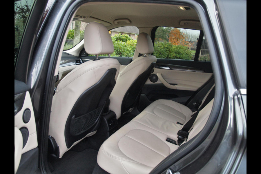 BMW X1 xDrive25e eDrive Edition | Head-Up Display | Harman Kardon | Apple Carplay | Sfeerverlichting | Trekhaak |