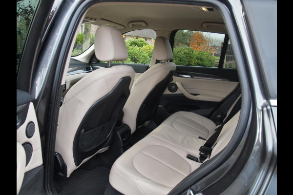 BMW X1 xDrive25e eDrive Edition | Head-Up Display | Harman Kardon | Apple Carplay | Sfeerverlichting | Trekhaak |