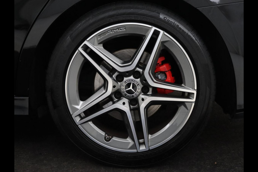 Mercedes-Benz A-Klasse 200 AMG | Two-Tone Leder | Stoelverwarming | Carplay | Camera | Navigatie | Park Assist | Full LED | Climate control | Cruise control
