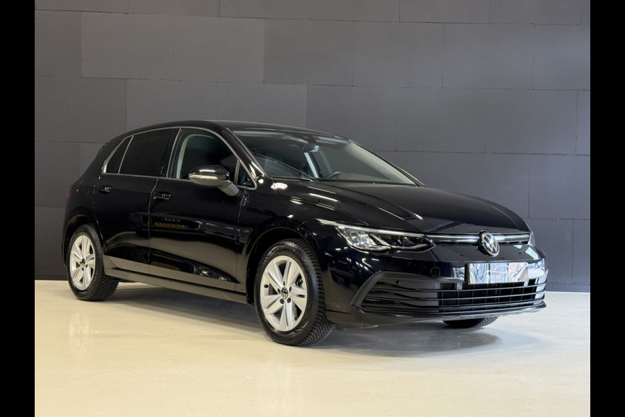 Volkswagen Golf 1.5 eTSI Life Business | Apple Carplay | Elek. stoelen | Draadloze tel. lader