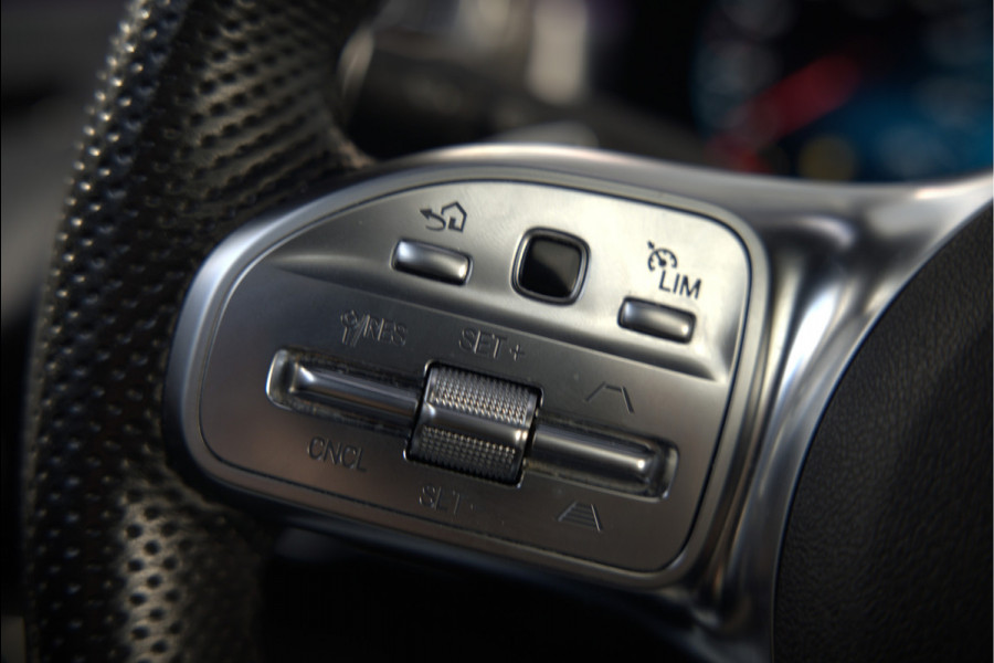 Mercedes-Benz CLA-Klasse Shooting Brake 250 e Edition | AMG Line | Panoramadak | Stoelverwarming | Camera | Keyless | Ambiance Verlichting | Cruise Control | Multibeam LED | BTW |