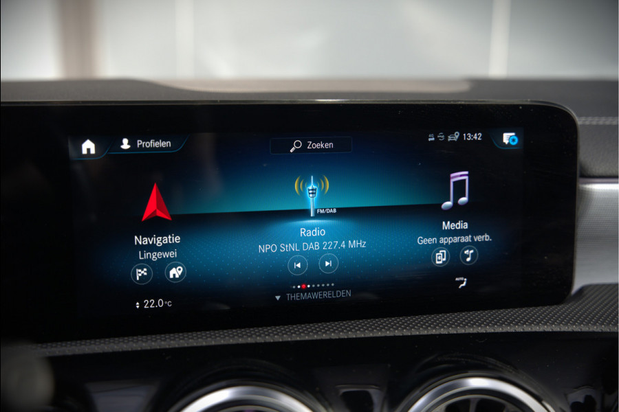 Mercedes-Benz CLA-Klasse Shooting Brake 250 e Edition | AMG Line | Panoramadak | Stoelverwarming | Camera | Keyless | Ambiance Verlichting | Cruise Control | Multibeam LED | BTW |