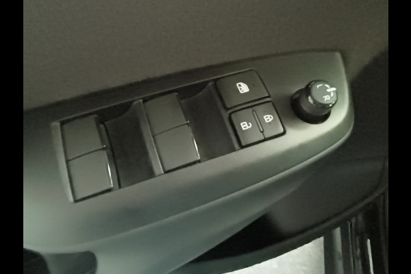 Toyota Yaris Cross 1.5 Hybrid 115 Active Rijklaar + Fabrieksgarantie tot 06-2029 Henk Jongen Auto's in Helmond,  al 50 jaar service zoals 't hoort!