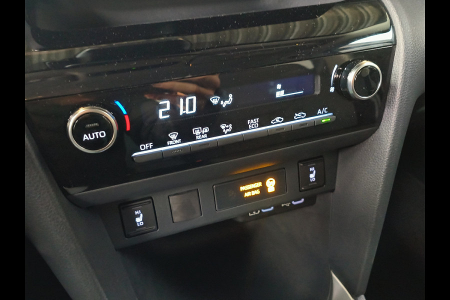 Toyota Yaris Cross 1.5 Hybrid 115 Active Rijklaar + Fabrieksgarantie tot 06-2029 Henk Jongen Auto's in Helmond,  al 50 jaar service zoals 't hoort!