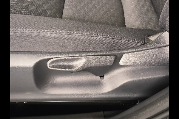 Toyota Yaris Cross 1.5 Hybrid 115 Active Rijklaar + Fabrieksgarantie tot 06-2029 Henk Jongen Auto's in Helmond,  al 50 jaar service zoals 't hoort!