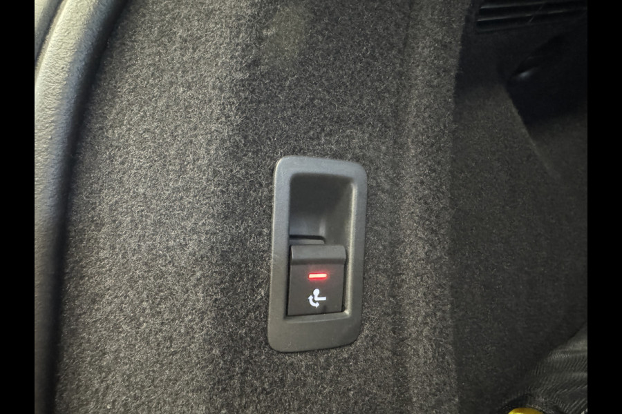 Audi A4 Avant 35 TFSI Advanced Edition Automaat | Wegkl. trekhaak | Sportstoelen | Full LED | Carplay | Navi