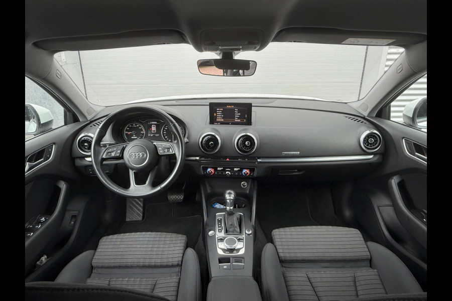 Audi A3 Sportback 1.4 e-tron Sport | Trekhaak wegklapbaar | Stoelverwarming | Climate