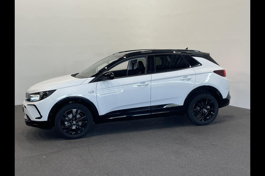 Opel Grandland 1.2 Turbo GS Auto. Navigatie Apple Carplay/Android Auto Camera Parkeersensoren achter Cruise Control Dodehoek assistent Stoel- en stuurverwarming Lichtmetalen velgen Virtual Cockpit Climate Control