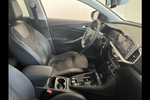 Opel Grandland 1.2 Turbo GS Auto. Navigatie Apple Carplay/Android Auto Camera Parkeersensoren achter Cruise Control Dodehoek assistent Stoel- en stuurverwarming Lichtmetalen velgen Virtual Cockpit Climate Control