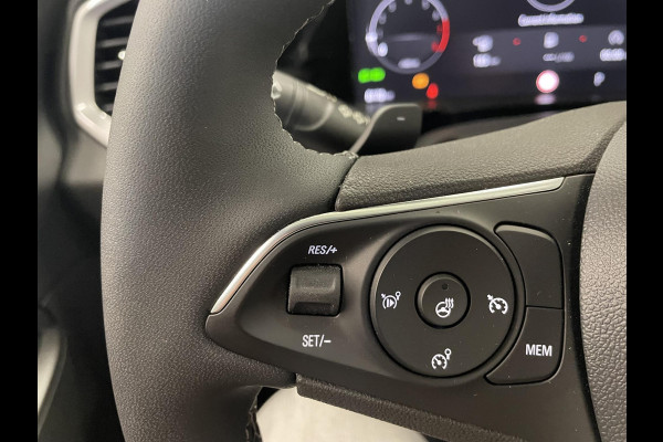 Opel Grandland 1.2 Turbo GS Auto. Navigatie Apple Carplay/Android Auto Camera Parkeersensoren achter Cruise Control Dodehoek assistent Stoel- en stuurverwarming Lichtmetalen velgen Virtual Cockpit Climate Control