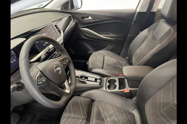 Opel Grandland 1.2 Turbo GS Auto. Navigatie Apple Carplay/Android Auto Camera Parkeersensoren achter Cruise Control Dodehoek assistent Stoel- en stuurverwarming Lichtmetalen velgen Virtual Cockpit Climate Control