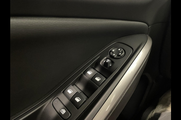 Opel Grandland 1.2 Turbo GS Auto. Navigatie Apple Carplay/Android Auto Camera Parkeersensoren achter Cruise Control Dodehoek assistent Stoel- en stuurverwarming Lichtmetalen velgen Virtual Cockpit Climate Control