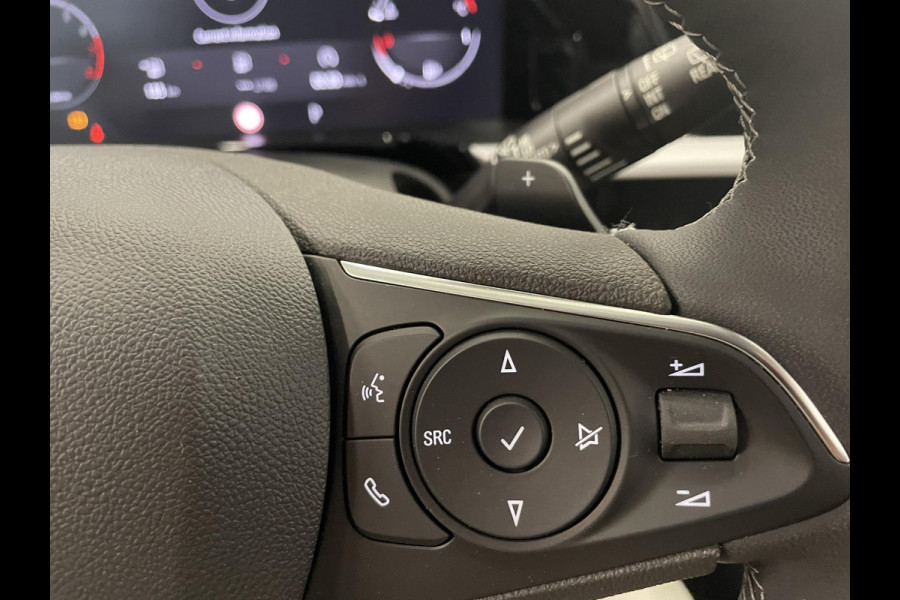 Opel Grandland 1.2 Turbo GS Auto. Navigatie Apple Carplay/Android Auto Camera Parkeersensoren achter Cruise Control Dodehoek assistent Stoel- en stuurverwarming Lichtmetalen velgen Virtual Cockpit Climate Control