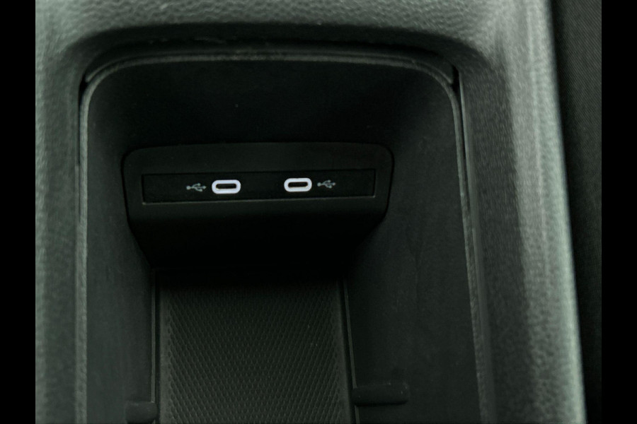 Volkswagen ID.3 Life 58 kWh Airco ECC Full LED Navi Carplay PDC VA+ Camera Adaptive Cruise Control 18" LM Velgen