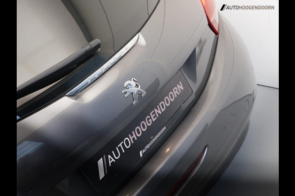 Peugeot 208 1.2 PureTech Allure Luxe (APPLE CARPLAY,PANORAMADAK,STOELVERWARMING,ACHTERUITRIJCAMERA,PARKEERSENSOREN,TOPCONDITIE)