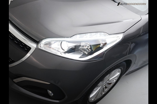 Peugeot 208 1.2 PureTech Allure Luxe (APPLE CARPLAY,PANORAMADAK,STOELVERWARMING,ACHTERUITRIJCAMERA,PARKEERSENSOREN,TOPCONDITIE)