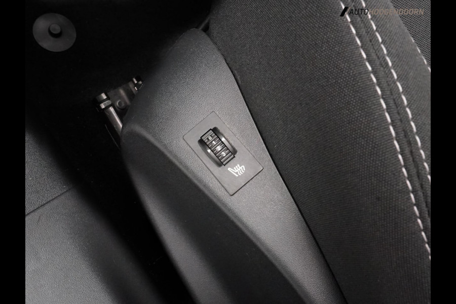 Peugeot 208 1.2 PureTech Allure Luxe (APPLE CARPLAY,PANORAMADAK,STOELVERWARMING,ACHTERUITRIJCAMERA,PARKEERSENSOREN,TOPCONDITIE)