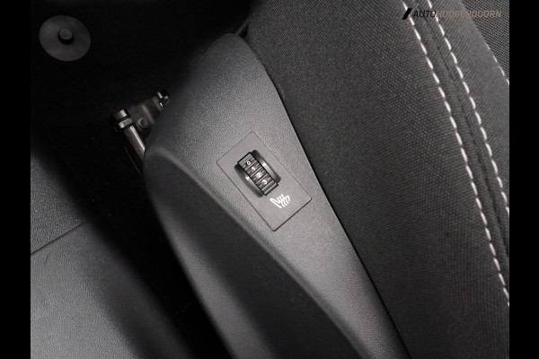 Peugeot 208 1.2 PureTech Allure Luxe (APPLE CARPLAY,PANORAMADAK,STOELVERWARMING,ACHTERUITRIJCAMERA,PARKEERSENSOREN,TOPCONDITIE)