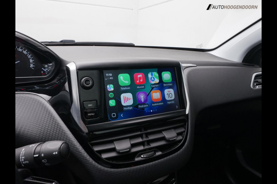 Peugeot 208 1.2 PureTech Allure Luxe (APPLE CARPLAY,PANORAMADAK,STOELVERWARMING,ACHTERUITRIJCAMERA,PARKEERSENSOREN,TOPCONDITIE)