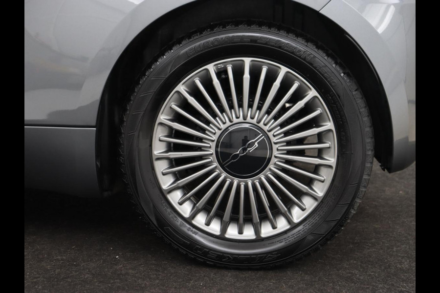 Fiat 500 Icon 42 kWh | Carplay | Cruise control | Climate control | Bluetooth | 16'' lichtmetalen velgen