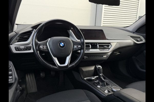 BMW 1-serie 116i Business Edition | Apple Carplay | DAB+ | PDC V+A