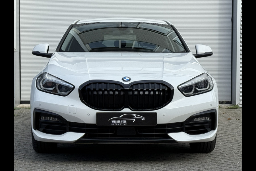 BMW 1-serie 116i Business Edition | Apple Carplay | DAB+ | PDC V+A