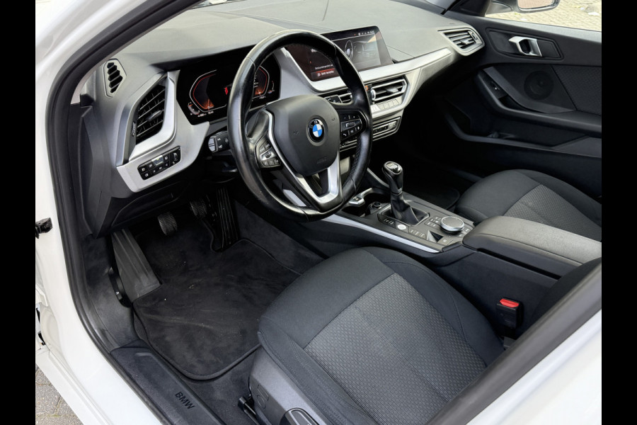 BMW 1-serie 116i Business Edition | Apple Carplay | DAB+ | PDC V+A