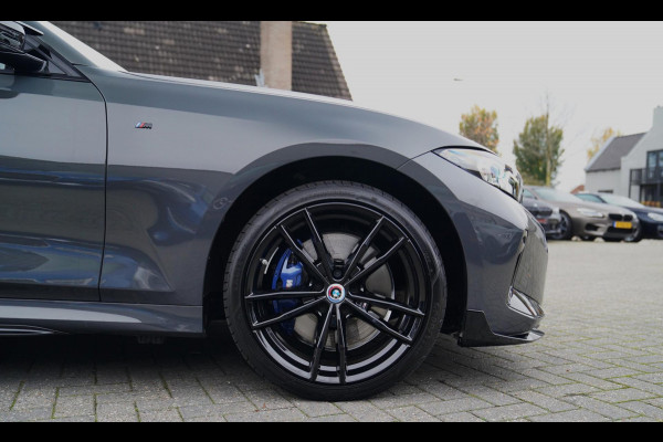BMW 3-serie 330e High Executive | M-pakket | Facelift 2025 | Widescreen Groot Navi | Camera |