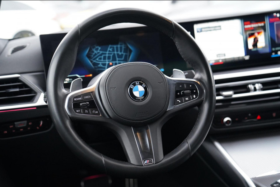 BMW 3-serie 330e High Executive | M-pakket | Facelift 2025 | Widescreen Groot Navi | Camera |