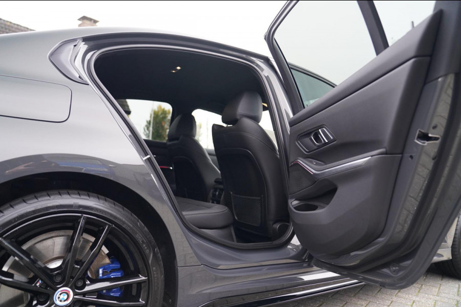 BMW 3-serie 330e High Executive | M-pakket | Facelift 2025 | Widescreen Groot Navi | Camera |
