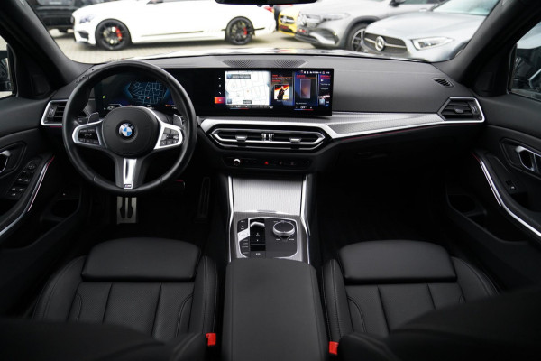 BMW 3-serie 330e High Executive | M-pakket | Facelift 2025 | Widescreen Groot Navi | Camera |