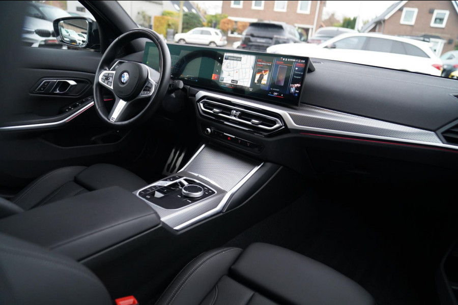 BMW 3-serie 330e High Executive | M-pakket | Facelift 2025 | Widescreen Groot Navi | Camera |
