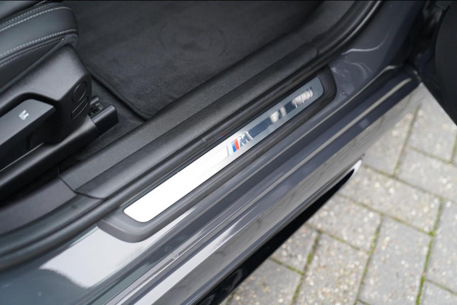 BMW 3-serie 330e High Executive | M-pakket | Facelift 2025 | Widescreen Groot Navi | Camera |