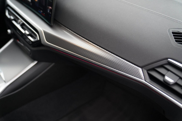 BMW 3-serie 330e High Executive | M-pakket | Facelift 2025 | Widescreen Groot Navi | Camera |
