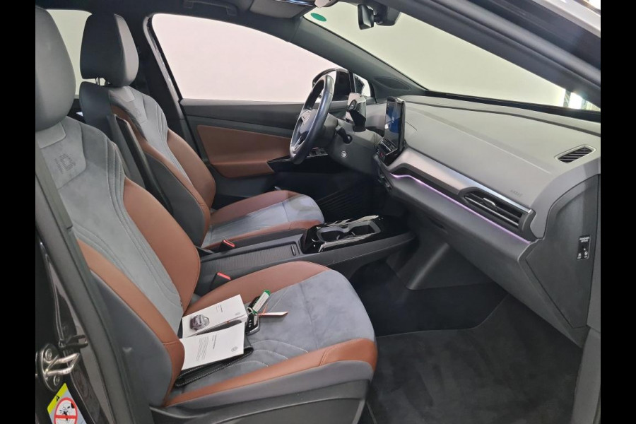 Volkswagen ID.4 First 77 kWh | Stoelverwarming | Stuurverwarming | Trekhaak | Warmtepomp | Adaptive Cruise Control | Navigatie | Apple Carplay | Keyless | Camera | Parkersensoren |