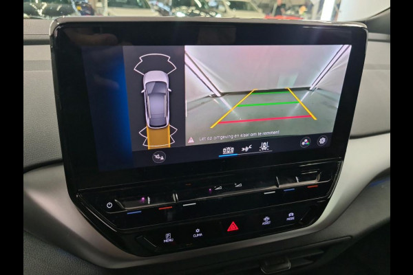 Volkswagen ID.4 First 77 kWh | Stoelverwarming | Stuurverwarming | Trekhaak | Warmtepomp | Adaptive Cruise Control | Navigatie | Apple Carplay | Keyless | Camera | Parkersensoren |