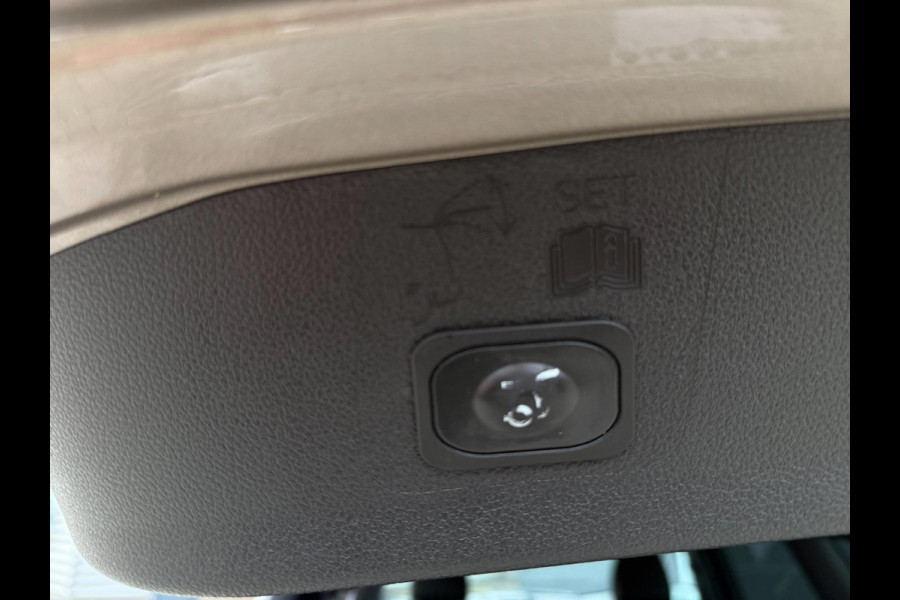 Ford Kuga 1.5 ST-Line 4x4 Aut. | Leder | ACC | Camera | Elek. Achterklep | Trekhaak