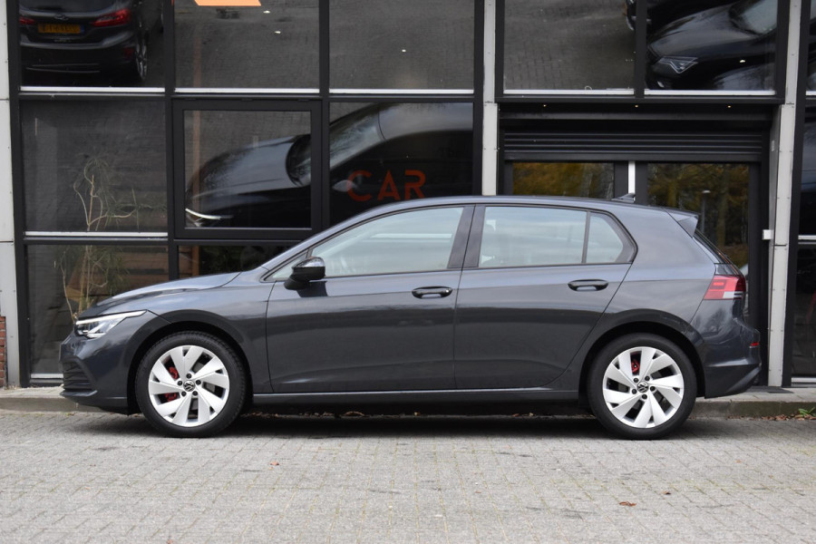 Volkswagen Golf 1.5 TSI Life Business Lane ACC Keyless StuurVerw. Stoelvw