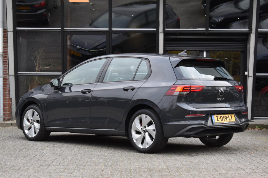 Volkswagen Golf 1.5 TSI Life Business Lane ACC Keyless StuurVerw. Stoelvw