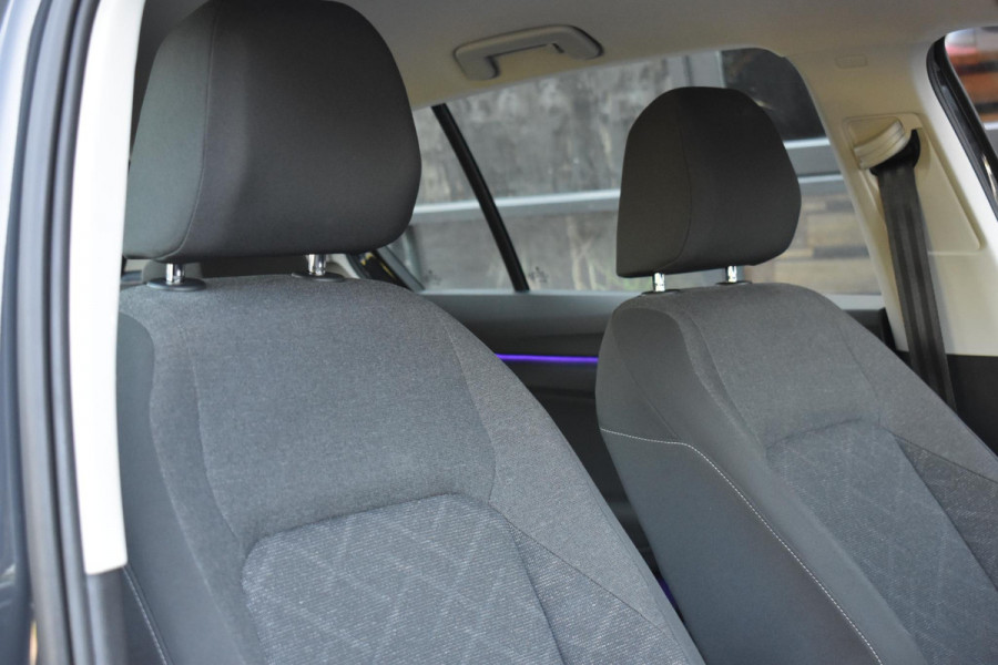 Volkswagen Golf 1.5 TSI Life Business Lane ACC Keyless StuurVerw. Stoelvw