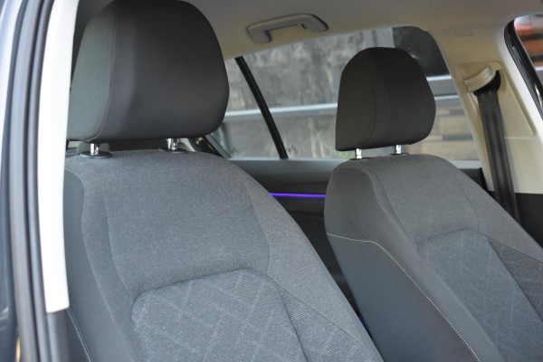 Volkswagen Golf 1.5 TSI Life Business Lane ACC Keyless StuurVerw. Stoelvw