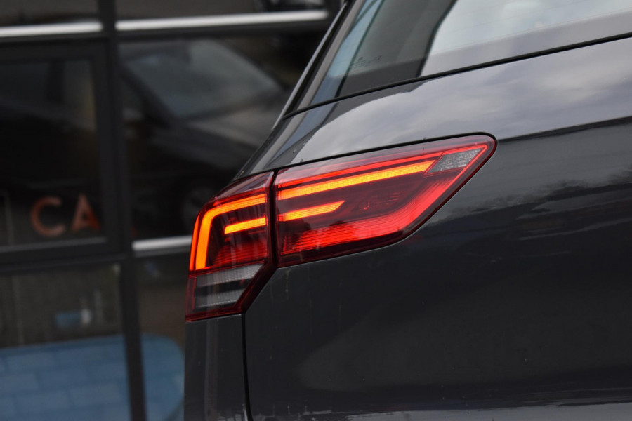 Volkswagen Golf 1.5 TSI Life Business Lane ACC Keyless StuurVerw. Stoelvw