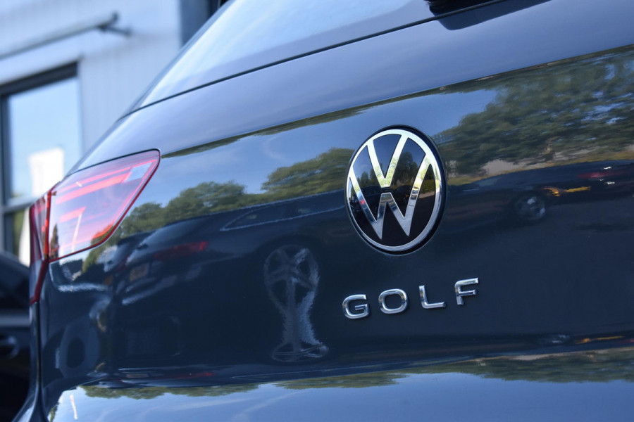 Volkswagen Golf 1.5 TSI Life Business Lane ACC Keyless StuurVerw. Stoelvw